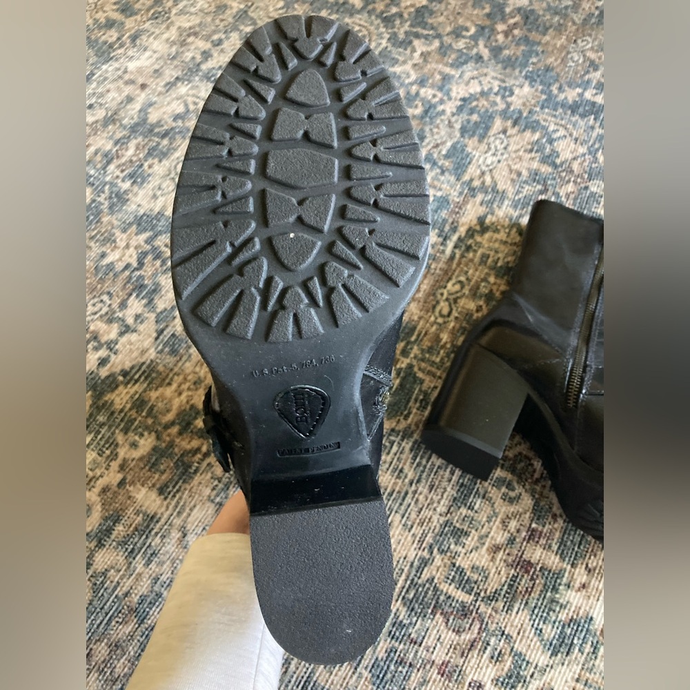 BORN boots - never worn! - Picture 10 of 10
